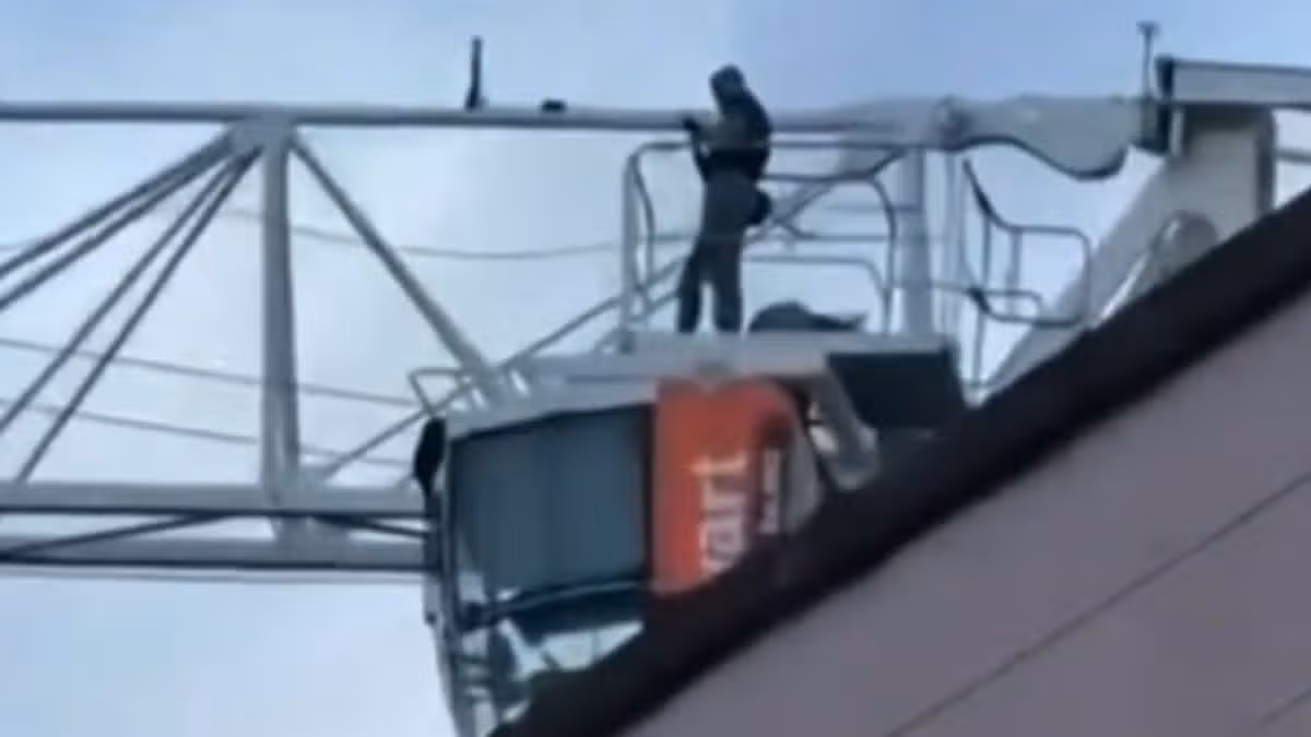 Man Climbs Crane in Dublin City Centre