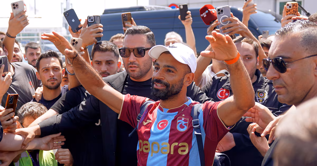 Mohamed Salah arrives in Istanbul for Trabzonspor move