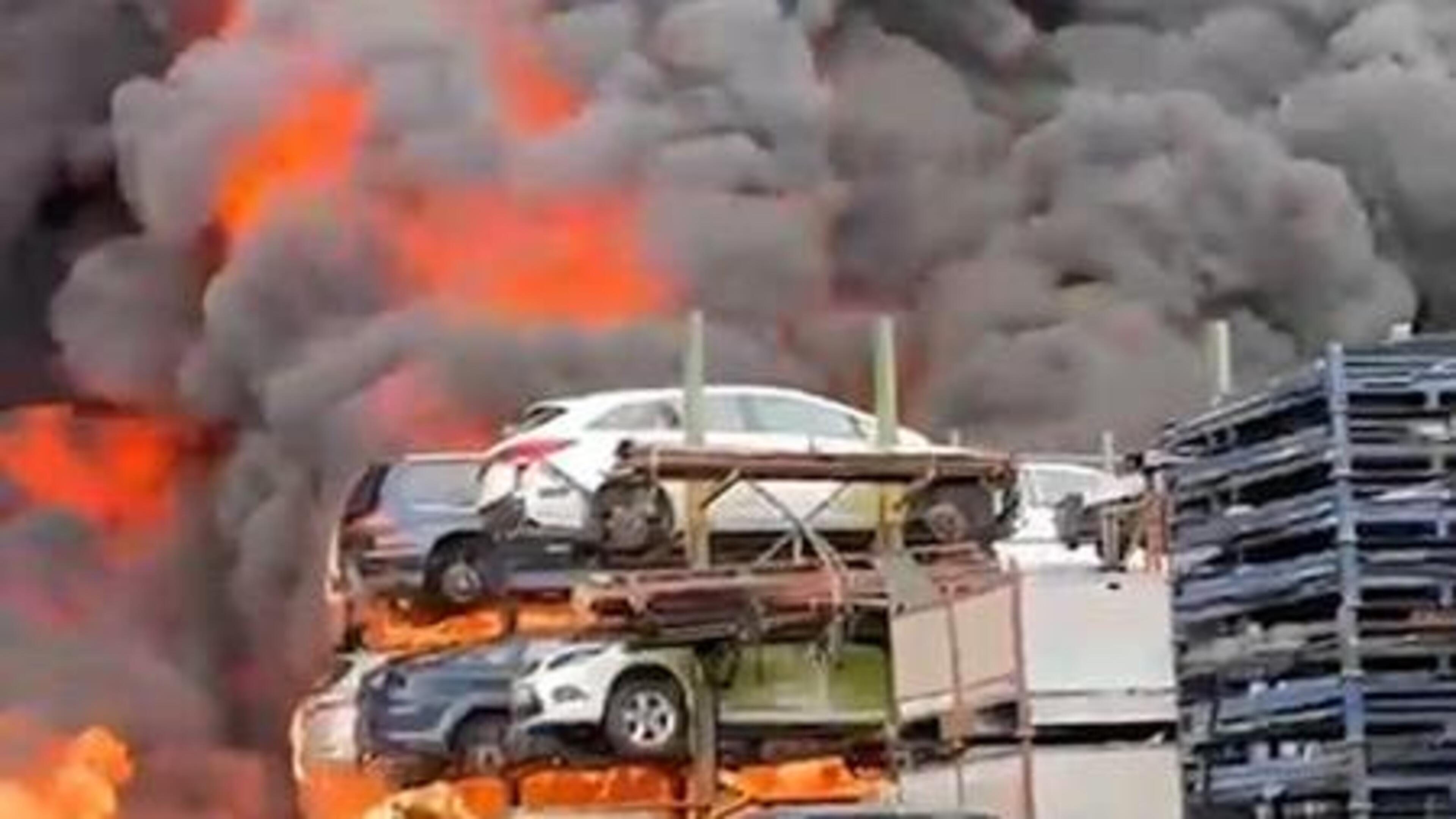 Industrial fire at Dublin scrapyard extinguished