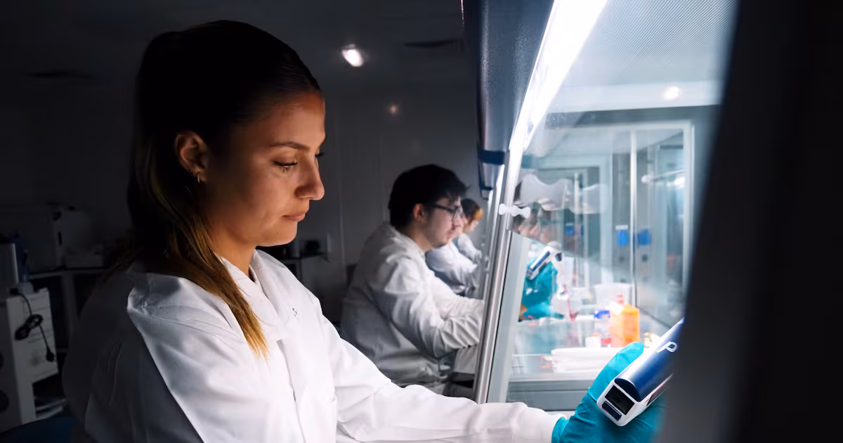 University opens lab to train biomedical scientists