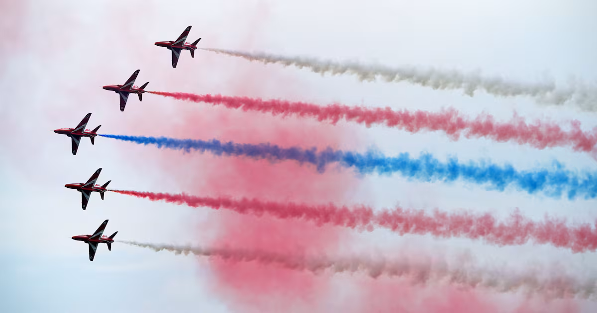 Red Arrows Cancel UK Displays Due To Weather