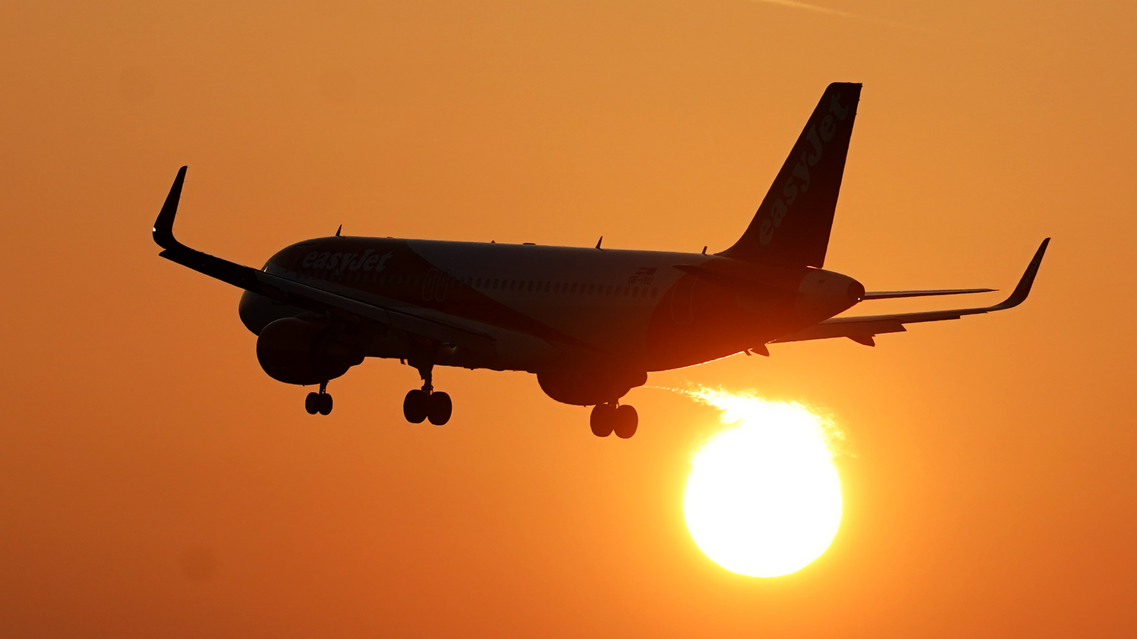 Jetstar and Qatar Airways Near-Miss at Sydney Airport
