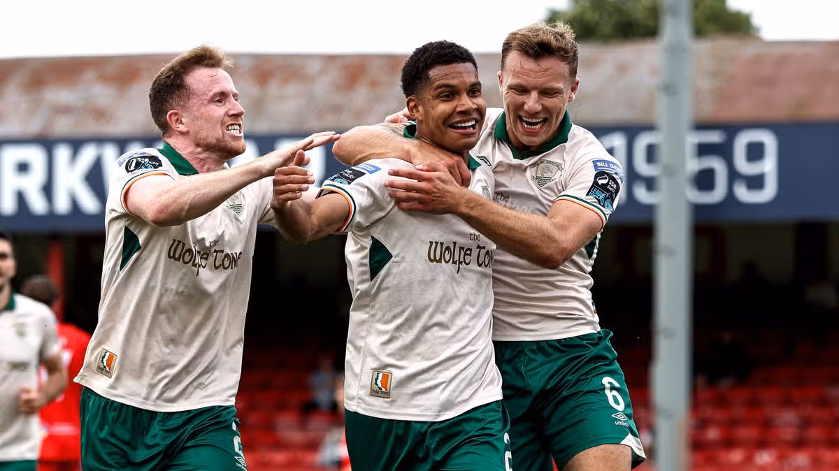 Nine yellows, four reds in Shels-Pats match