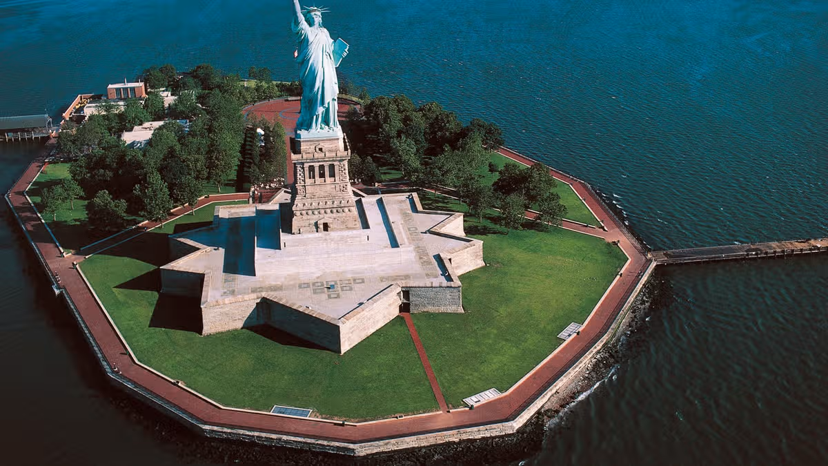 Woman and baby die in NYC boat capsizing