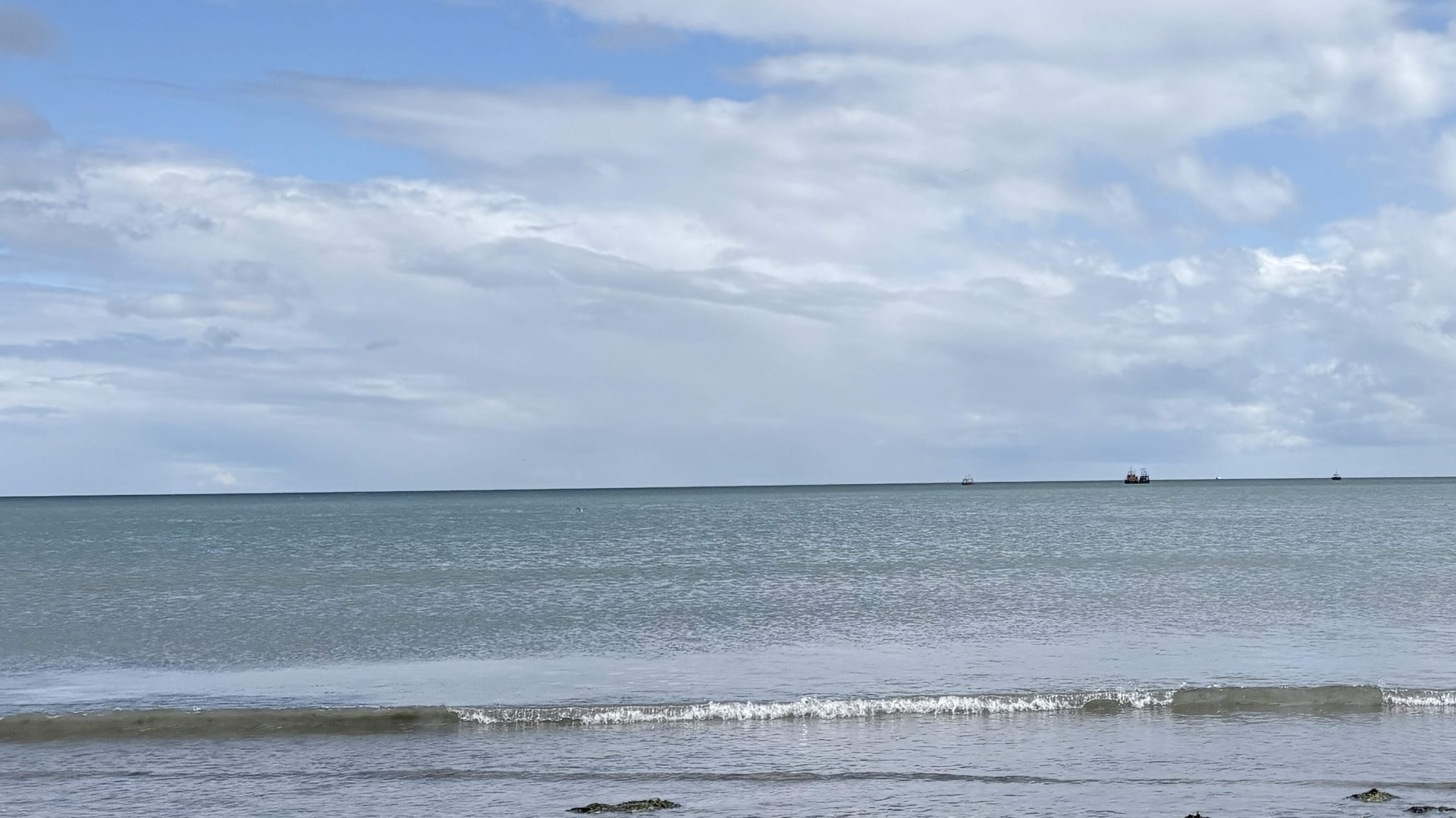 Louth Lifeboat Crew Assists Fishing Boat