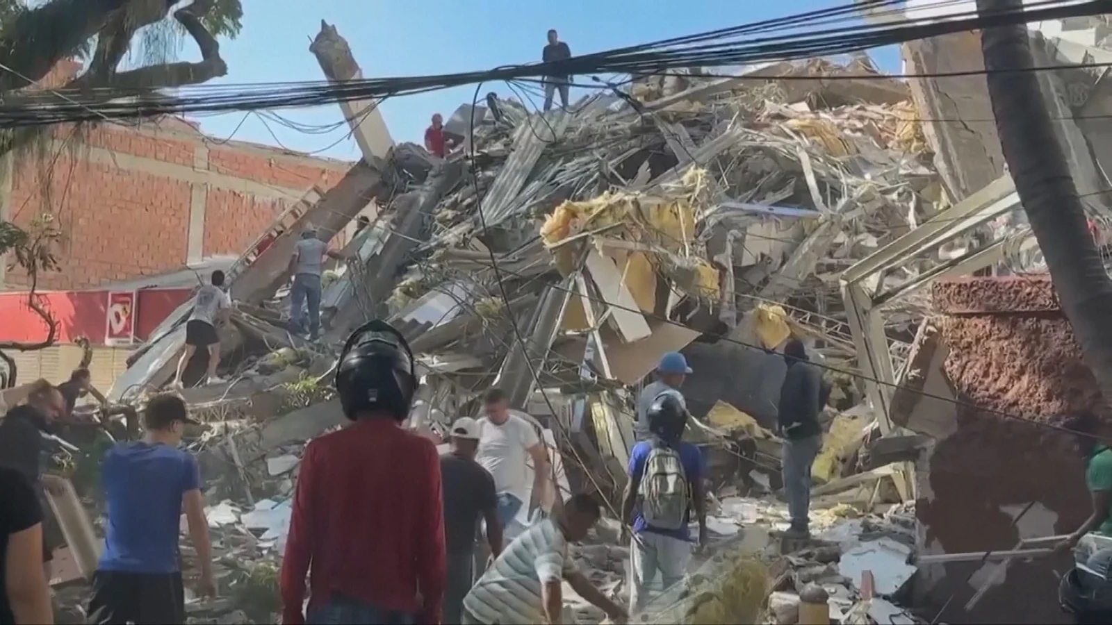 Major earthquake hits Colombia, buildings collapse
