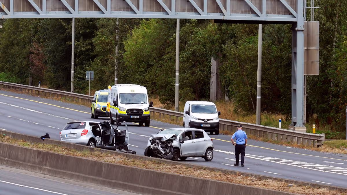 Stolen car crashes on M50 with eight teenagers