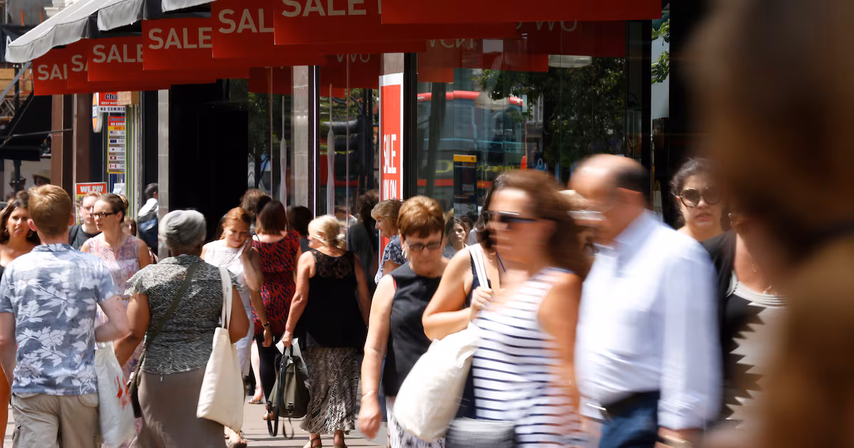 Sales of cool clothes soar amid heatwave
