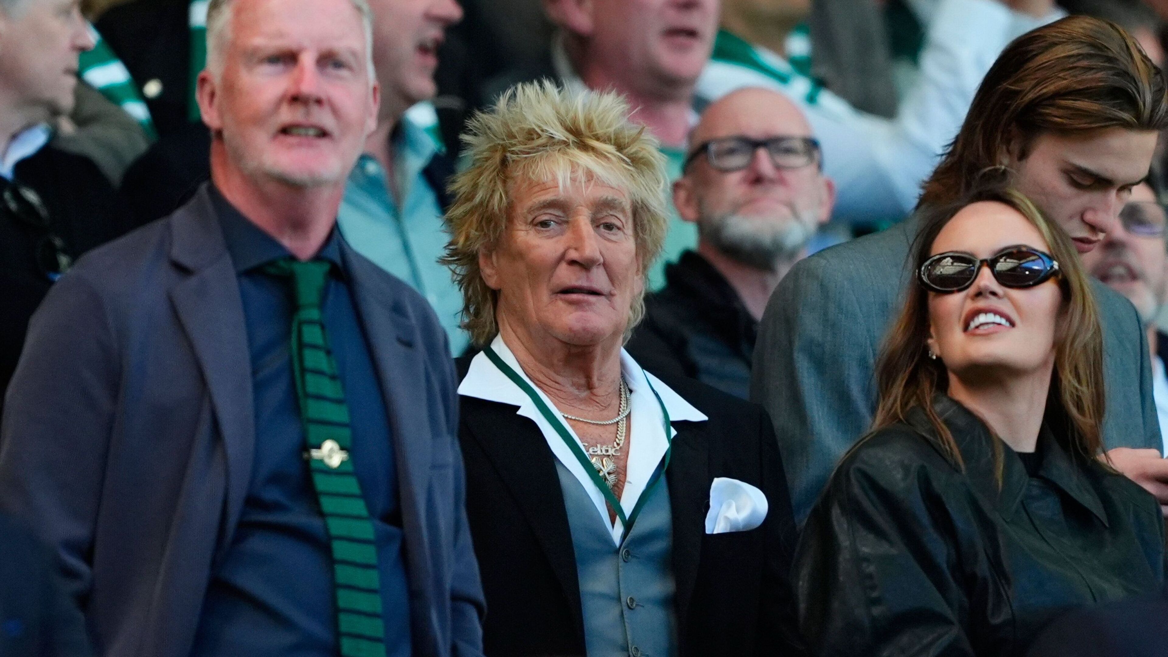 Rod Stewart Postpones Live Shows