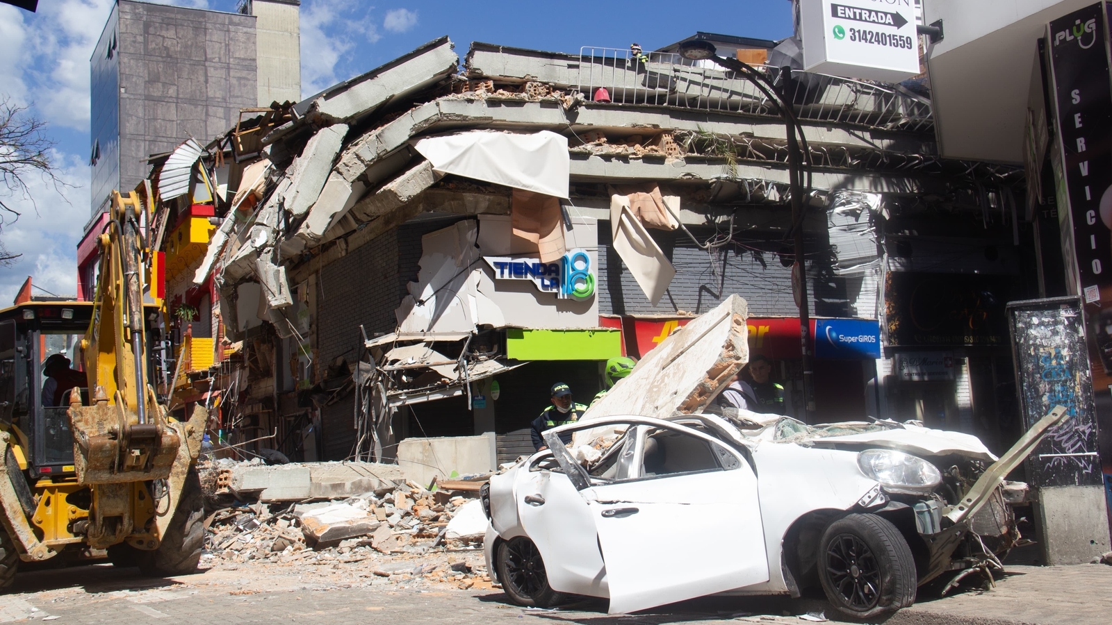 At least 220 people dead after Colombia quake