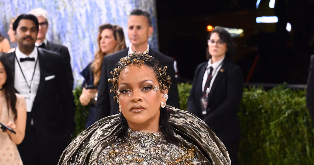 Rihanna Shares Childhood Home Photos with Children