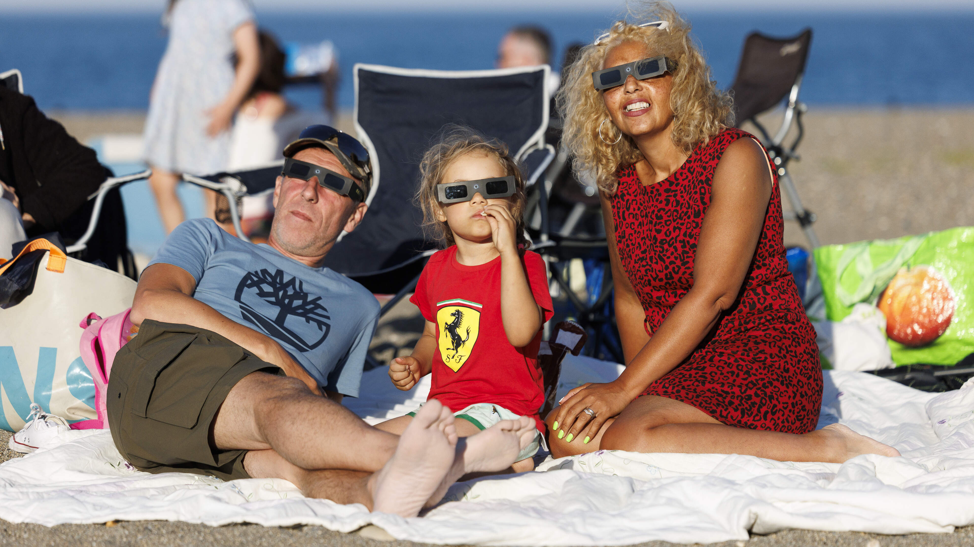Solar Eclipse Draws Crowds in Wicklow