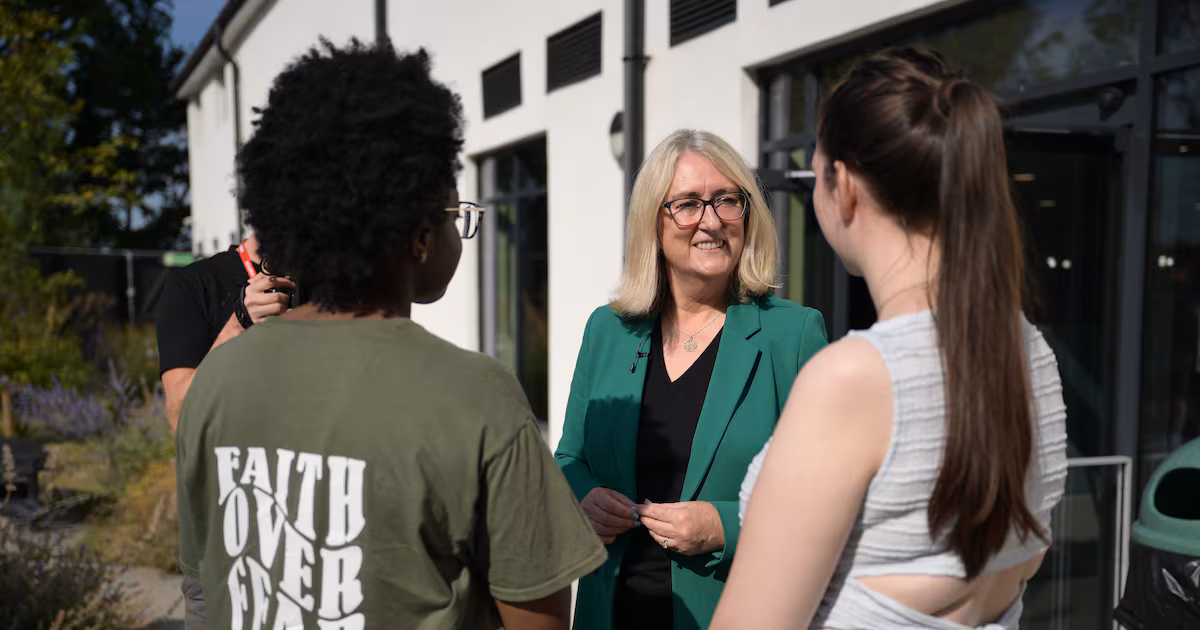 Education Minister Urges Students to Avoid Stereotypes