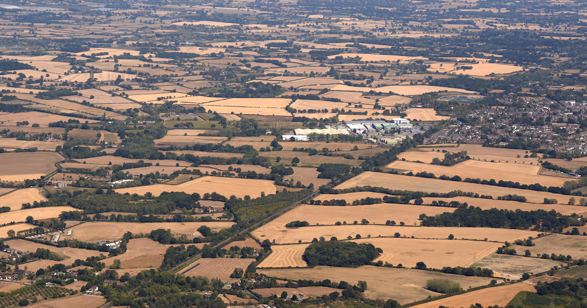 Heat health alert extended in England