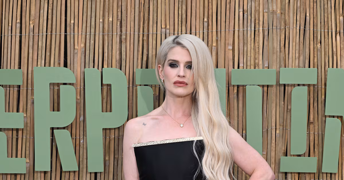 Kelly Osbourne defends Ozzy against Dee Snider