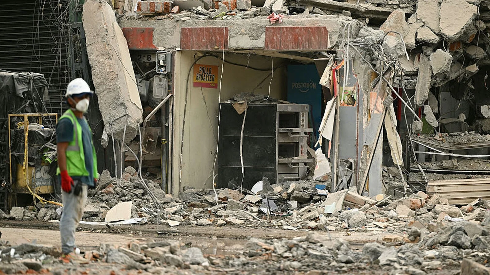 Hopes Fade for Survivors in Colombia Earthquake