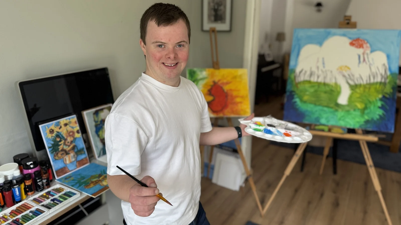 Artist with Down syndrome gains confidence through art
