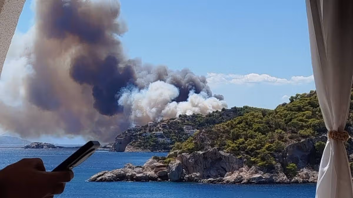 Greek island battles wildfires on Salamina