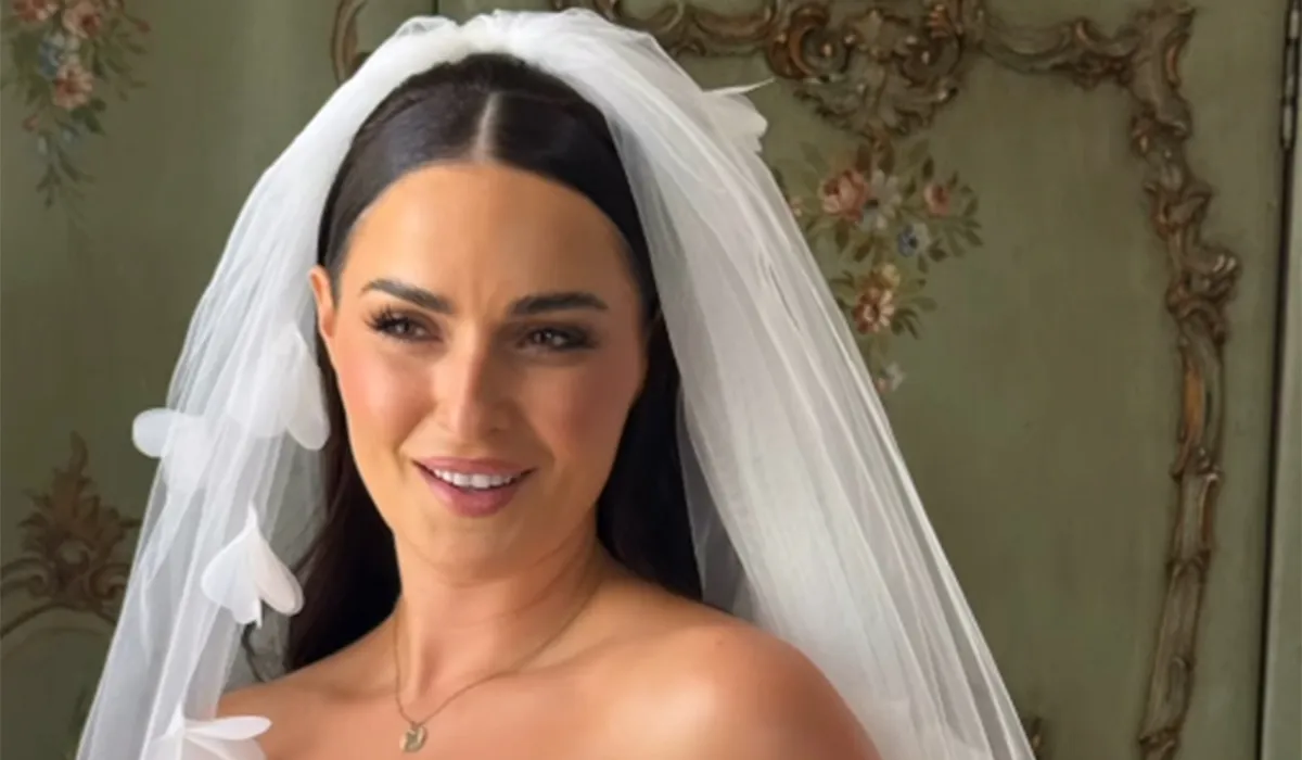 Laura Fox's Dreamy Bridal Lip Combo Revealed