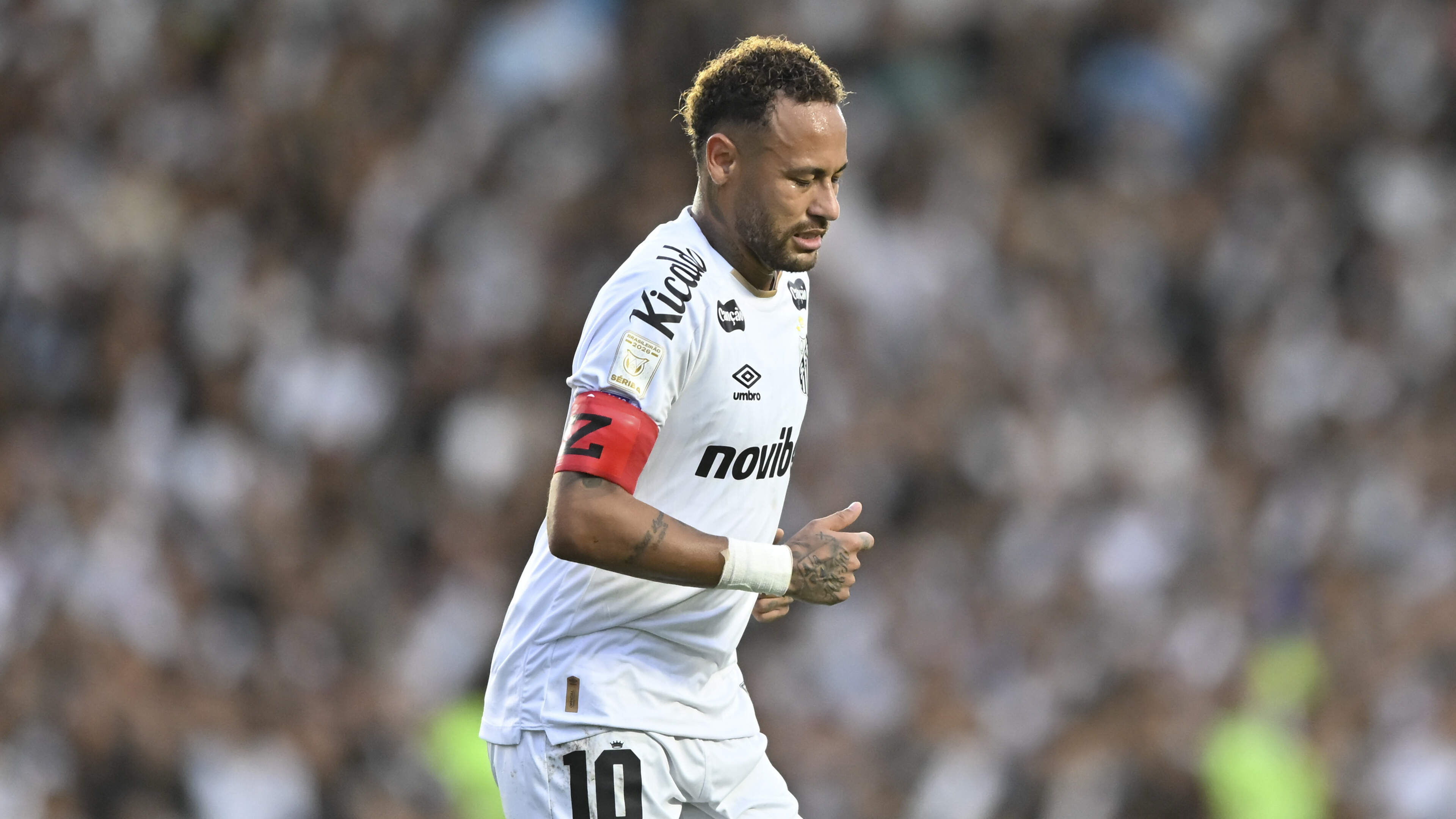 Neymar Leaves Pitch Under New Anti-Time Wasting Rule