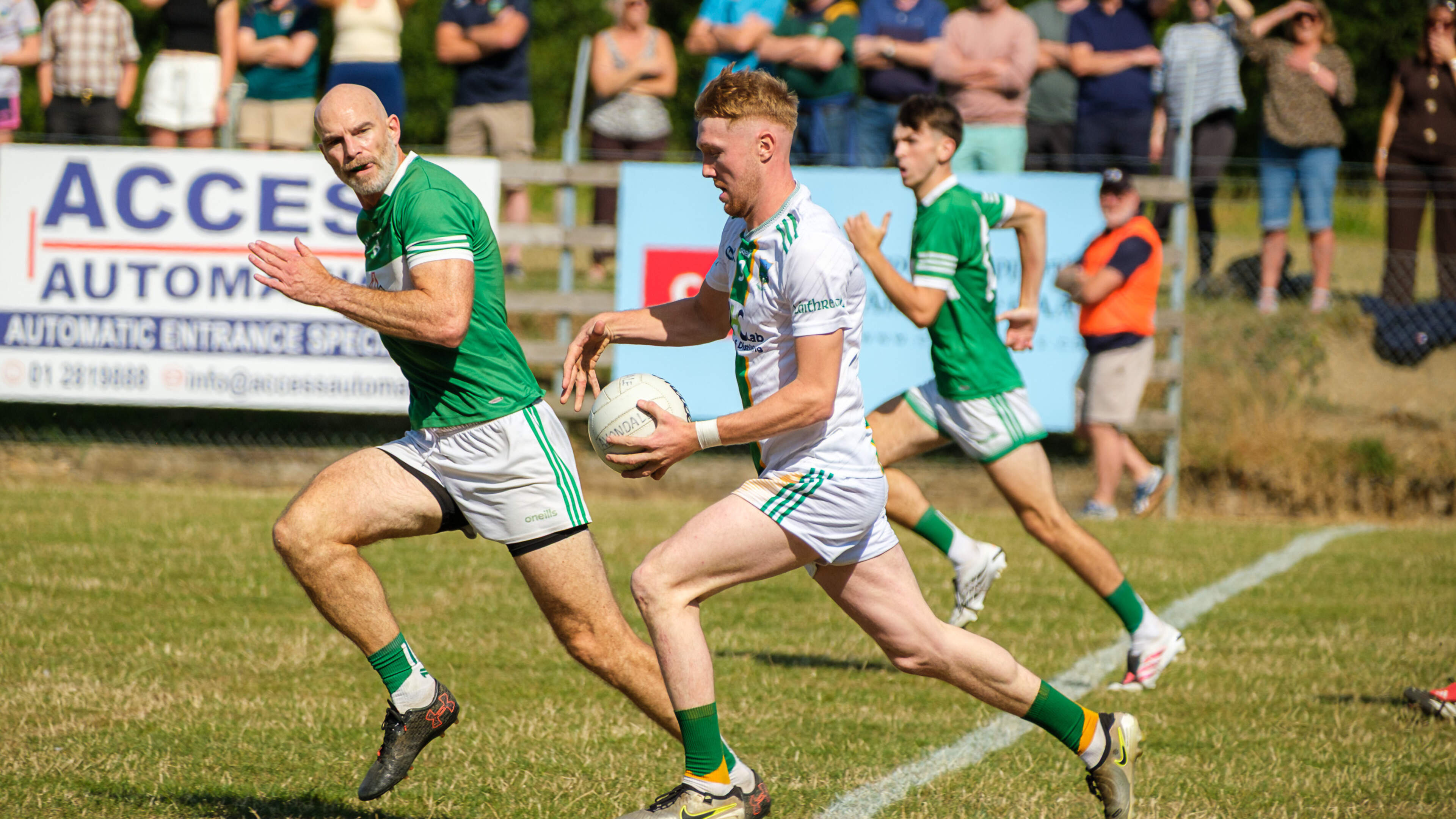 Laragh Triumphs in Derby Duel with Avondale