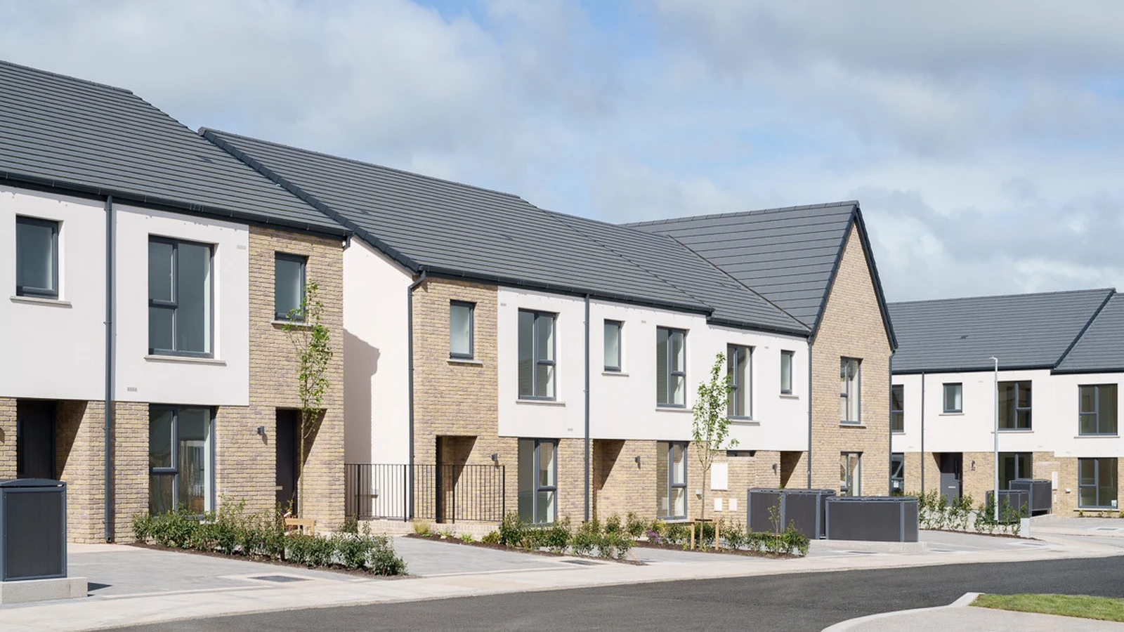 Annual house price growth eases to 5.6%