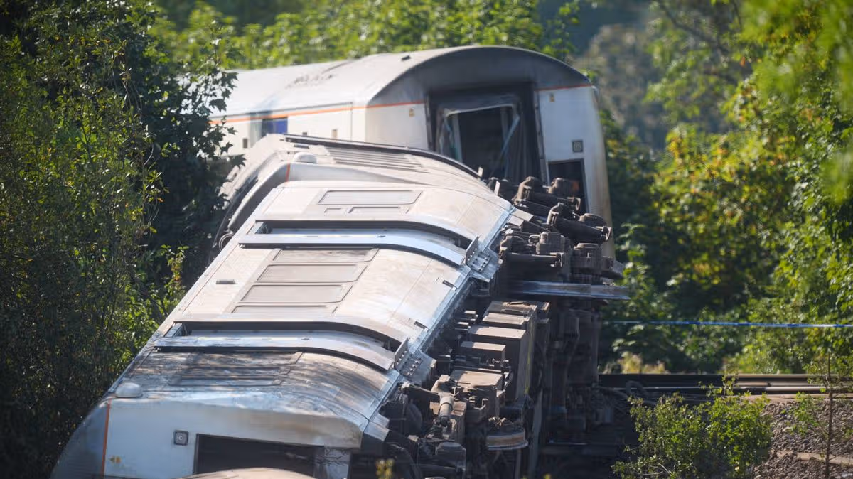 Train derailment in East Sussex injures 30