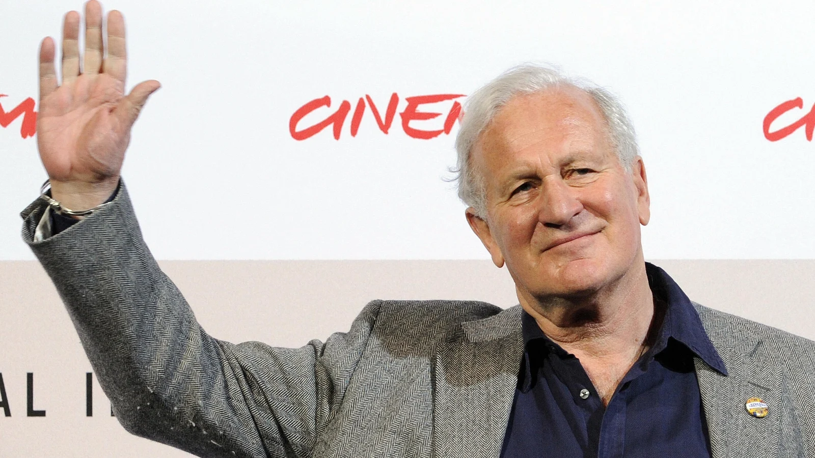 Director John Irvin dies at 86