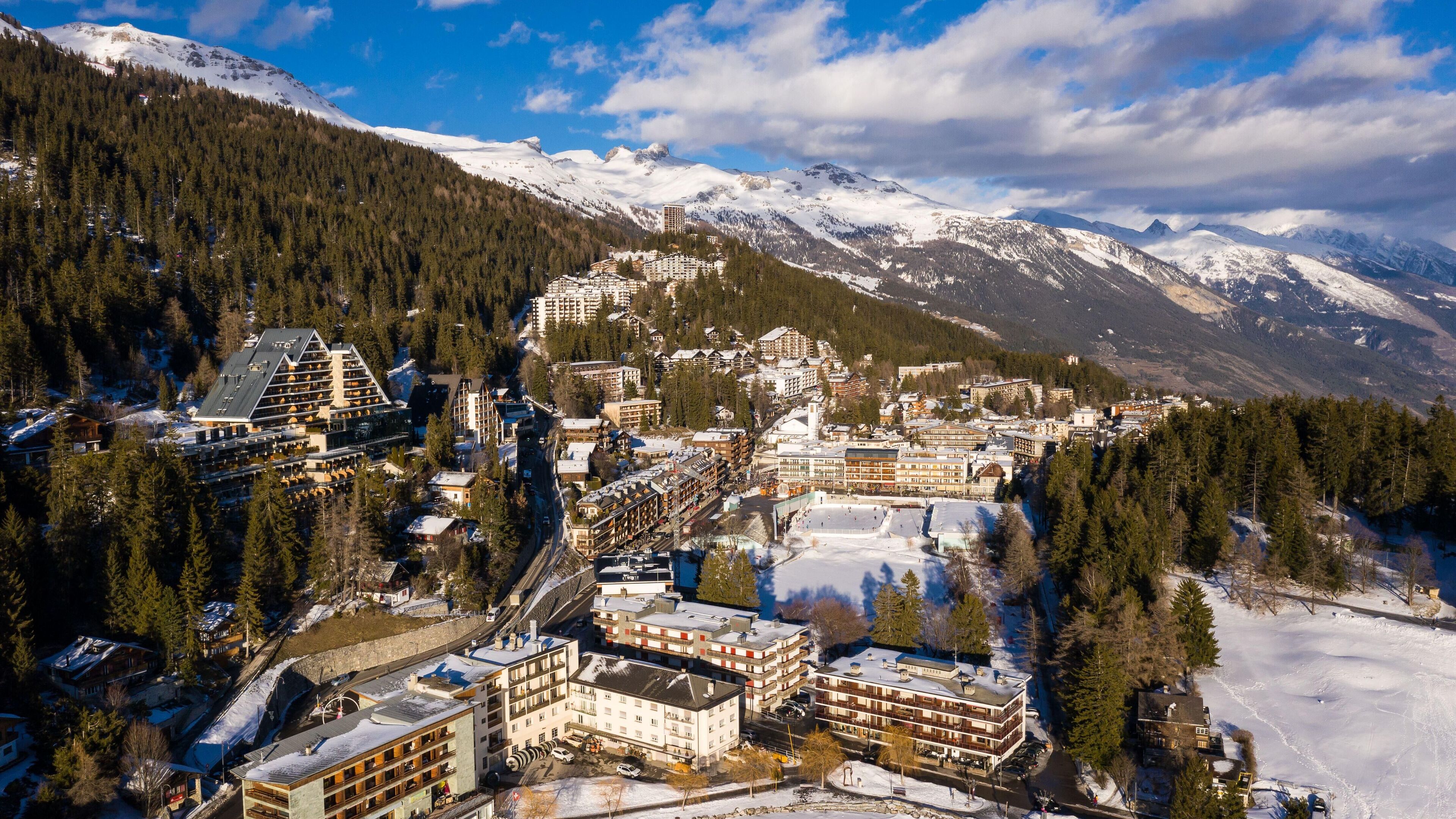 Missing climbers found in Swiss Alps glacier