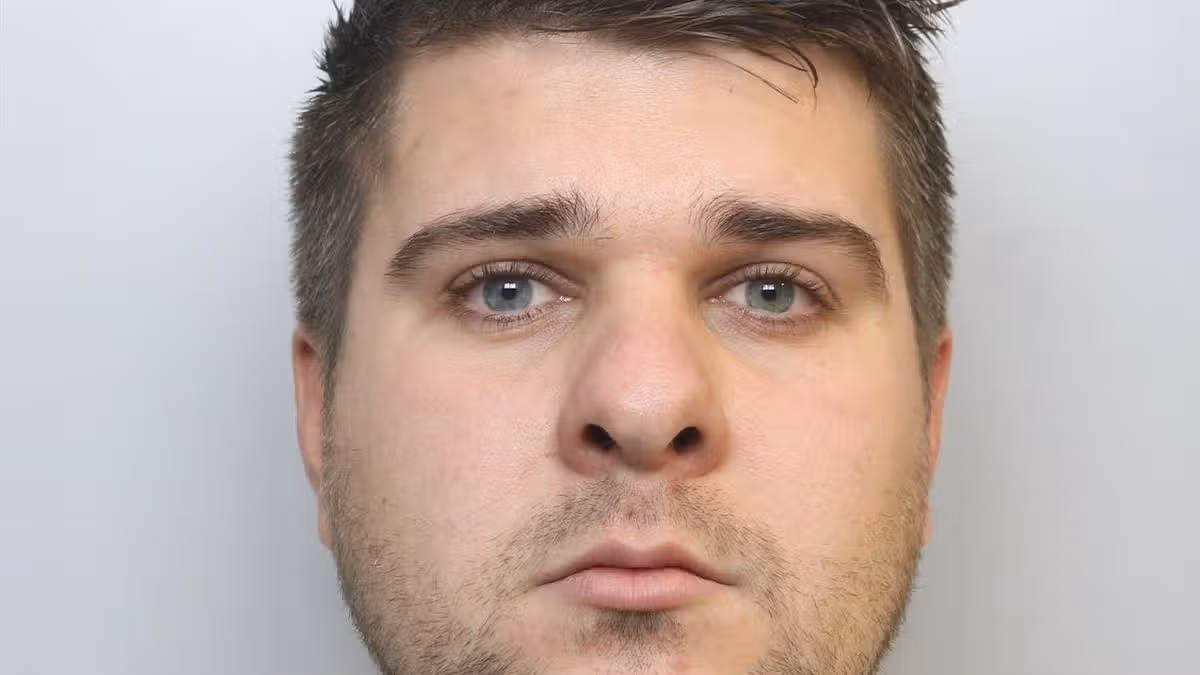 Tinder Conman Defrauds Victim of Savings