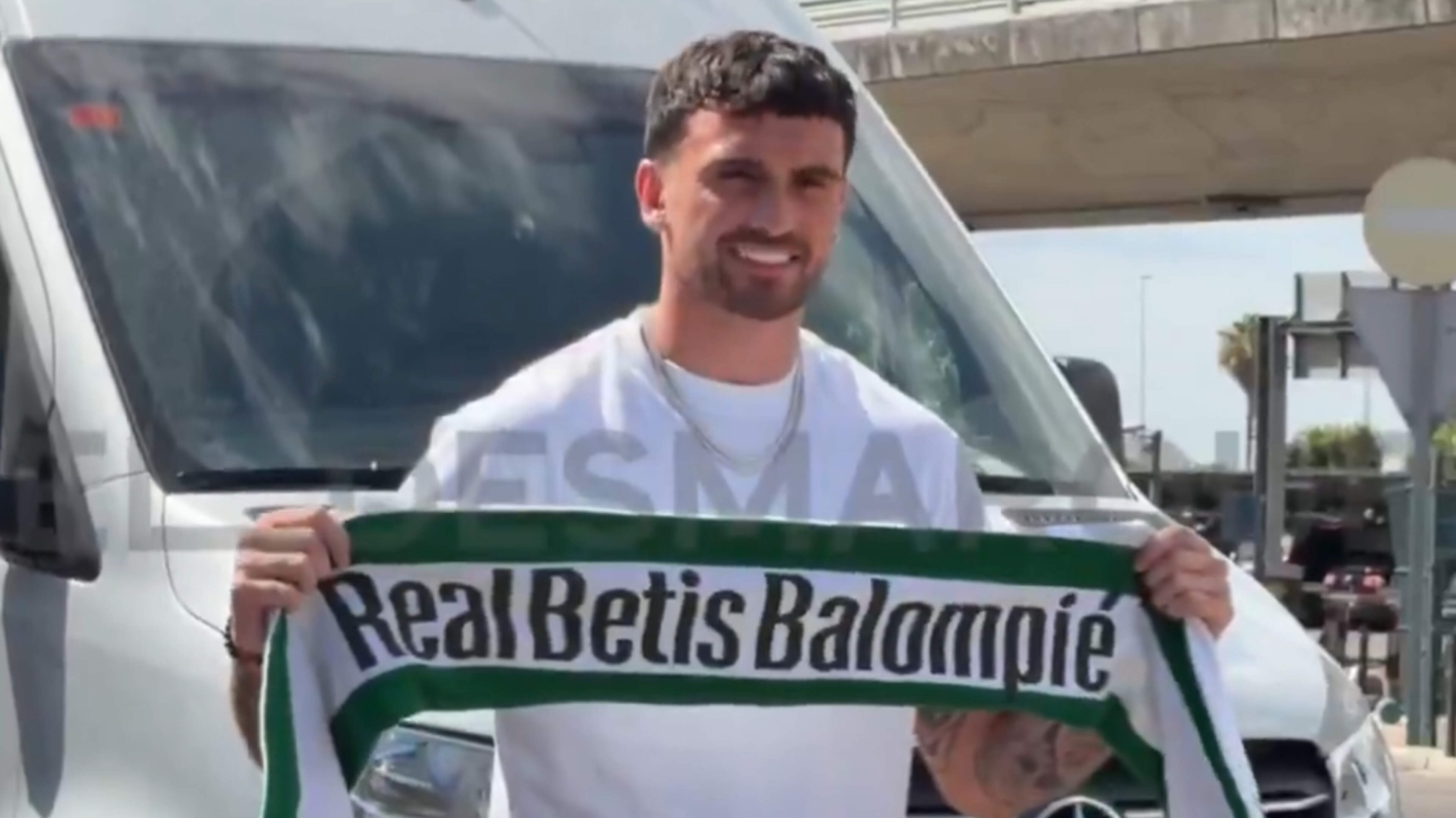 Troy Parrott set for €20m move to Real Betis