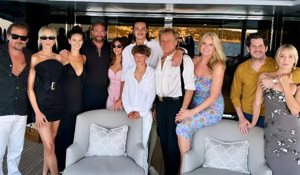 Kimberly Stewart announces pregnancy at 47