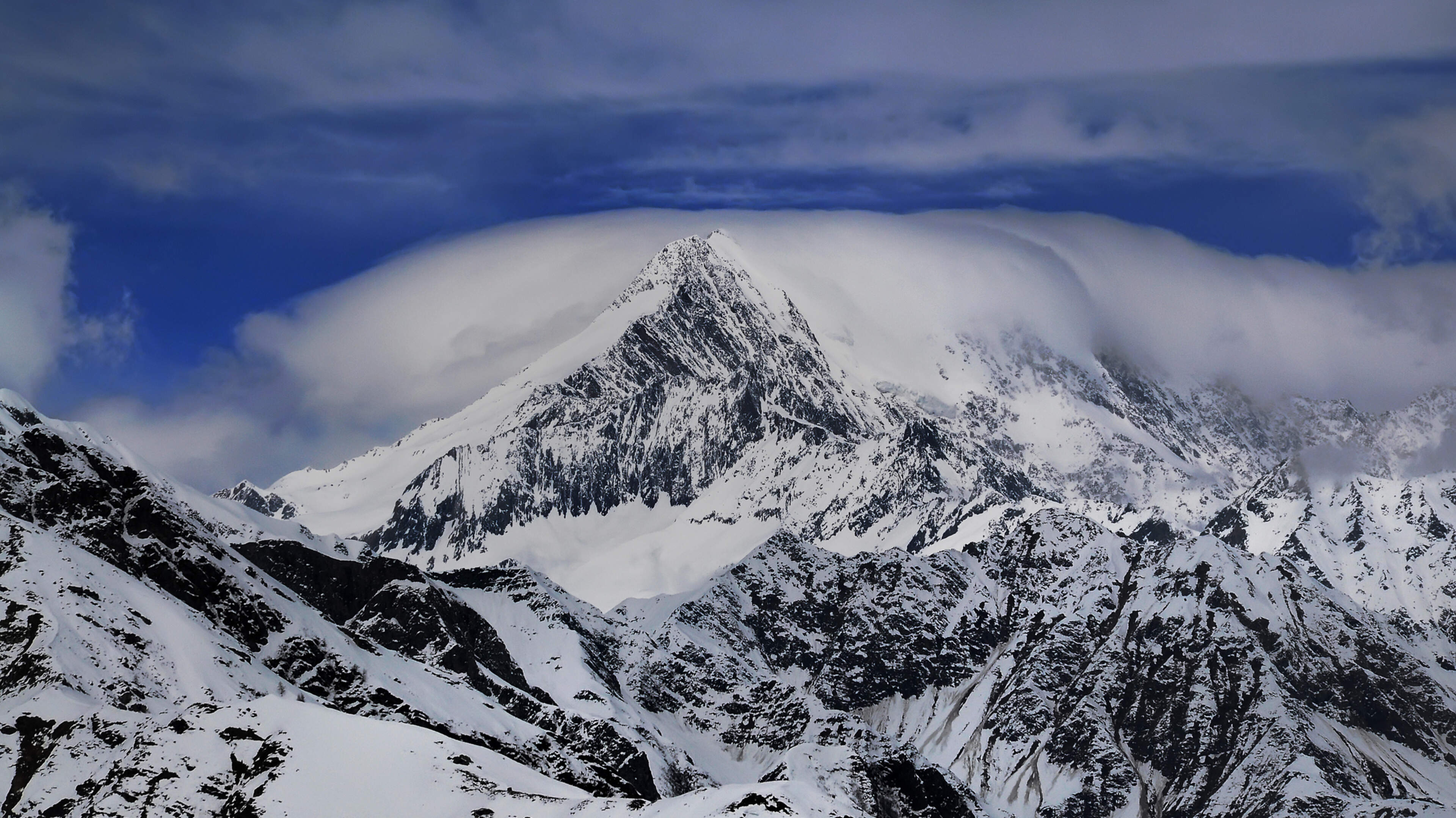 Missing climbers' bodies found in Swiss Alps