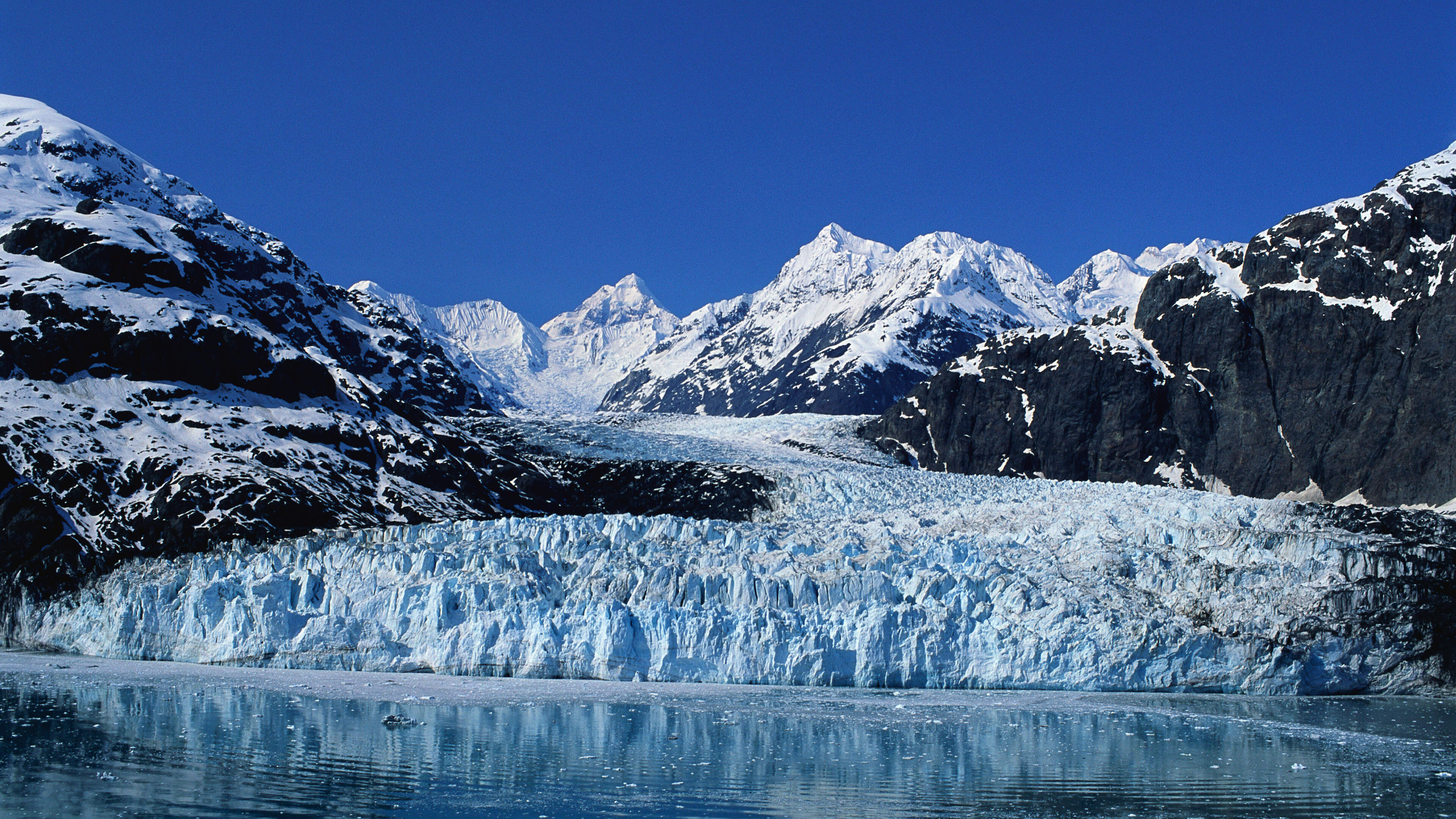 Eight killed in Alaska plane crash