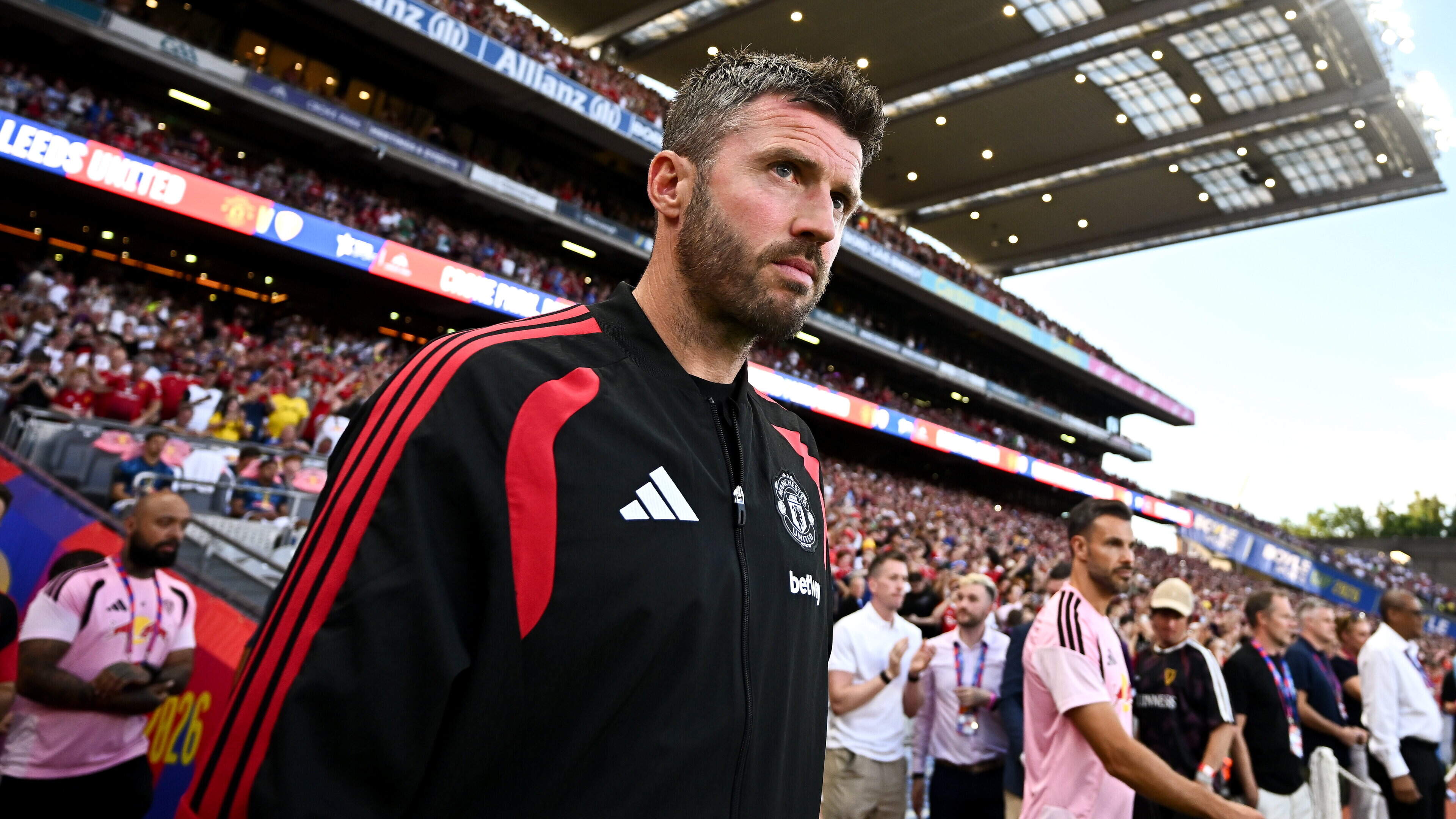 Carrick comments on Manchester United's title challenge