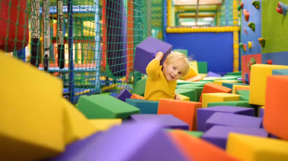 Mum Finds Sweet Note in Ball Pit