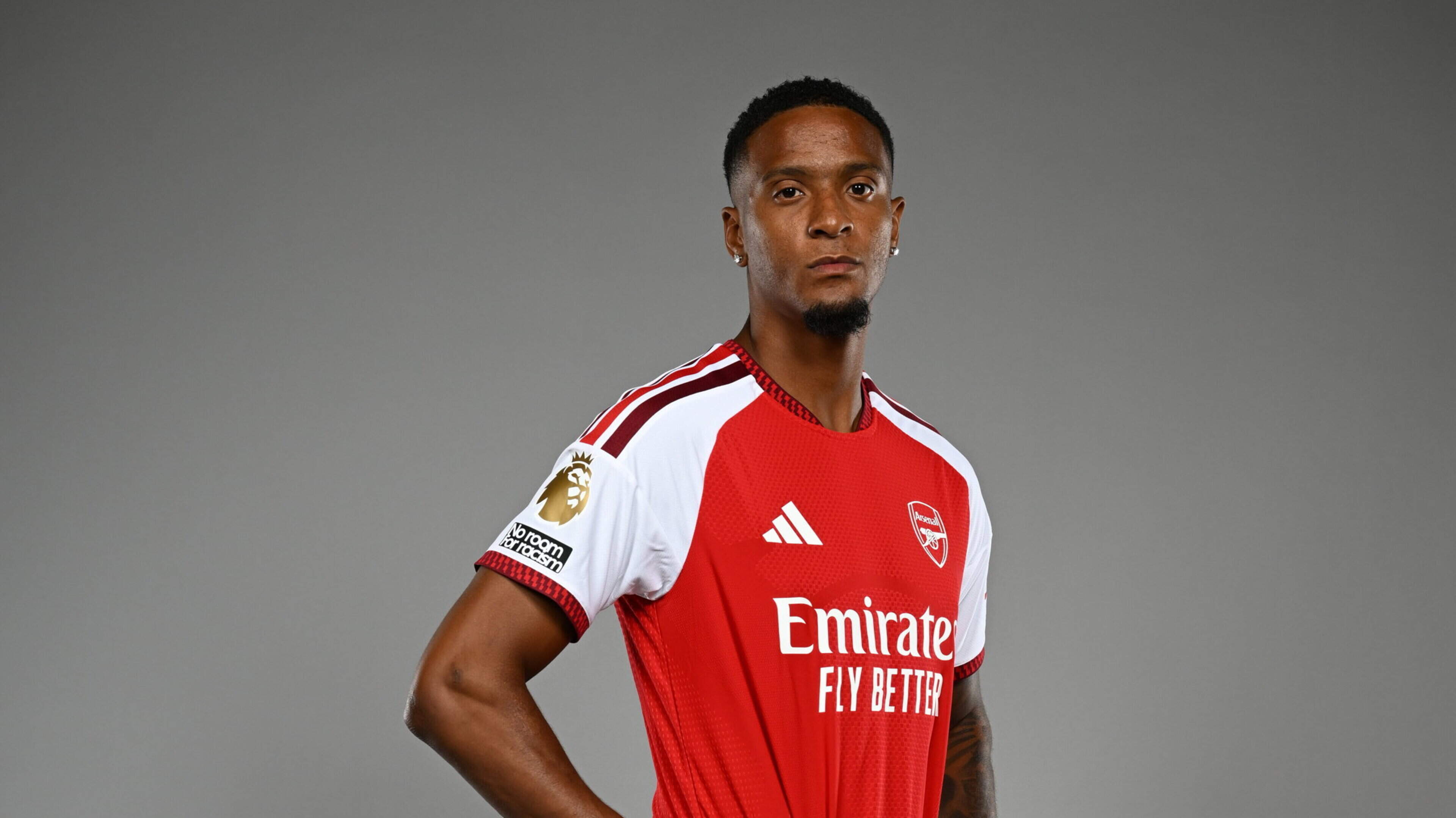Arsenal Signs Ezri Konsa for £51 Million