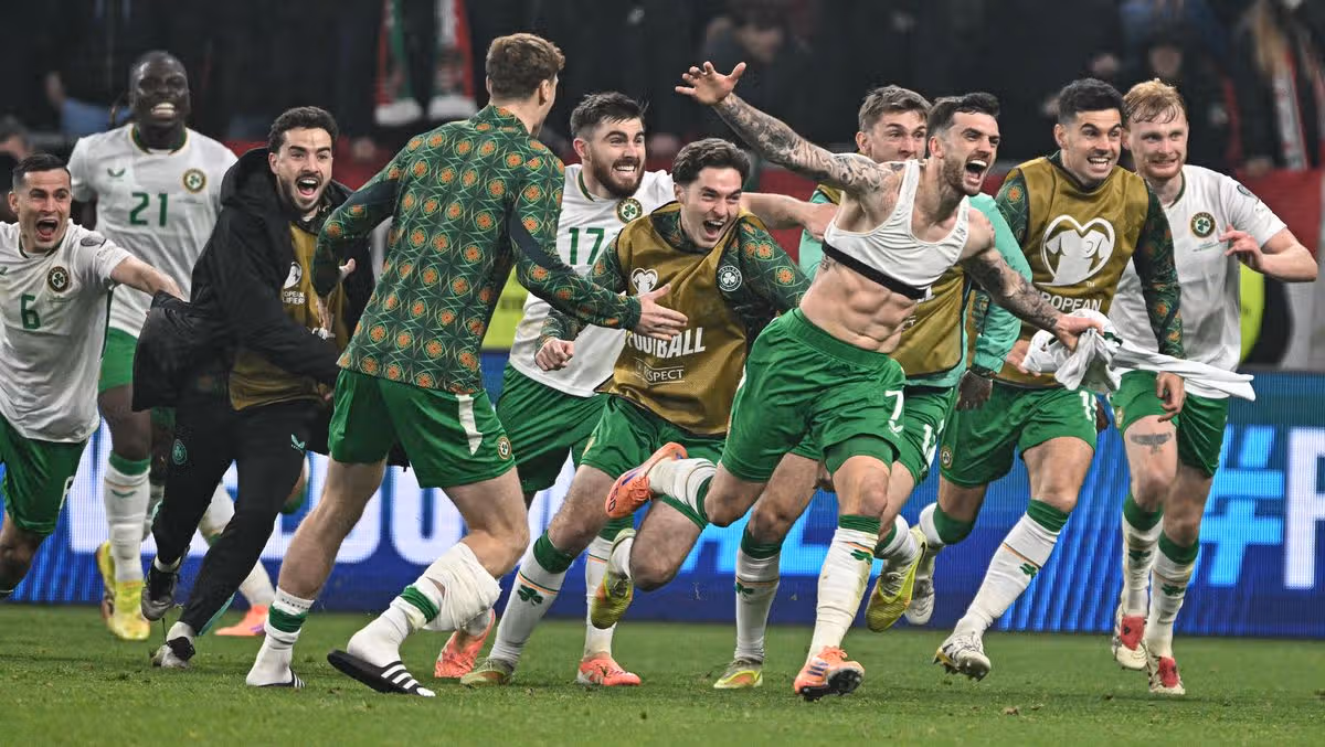 Troy Parrott's New Hobby at Real Betis