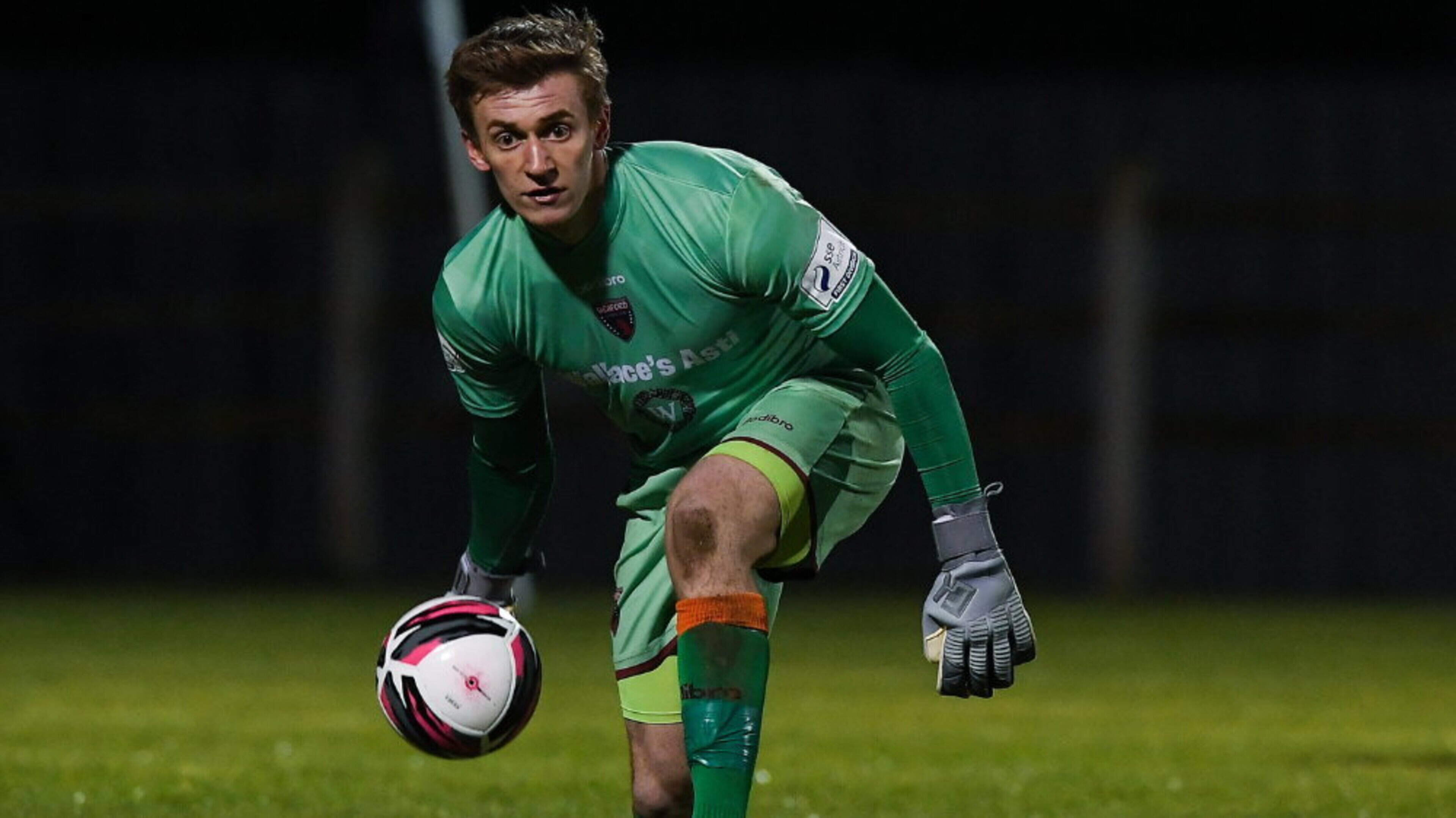 Football Transfer Insights from Ex-Everton Goalkeeper