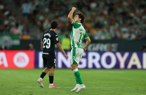 Troy Parrott watches Real Betis win La Liga opener