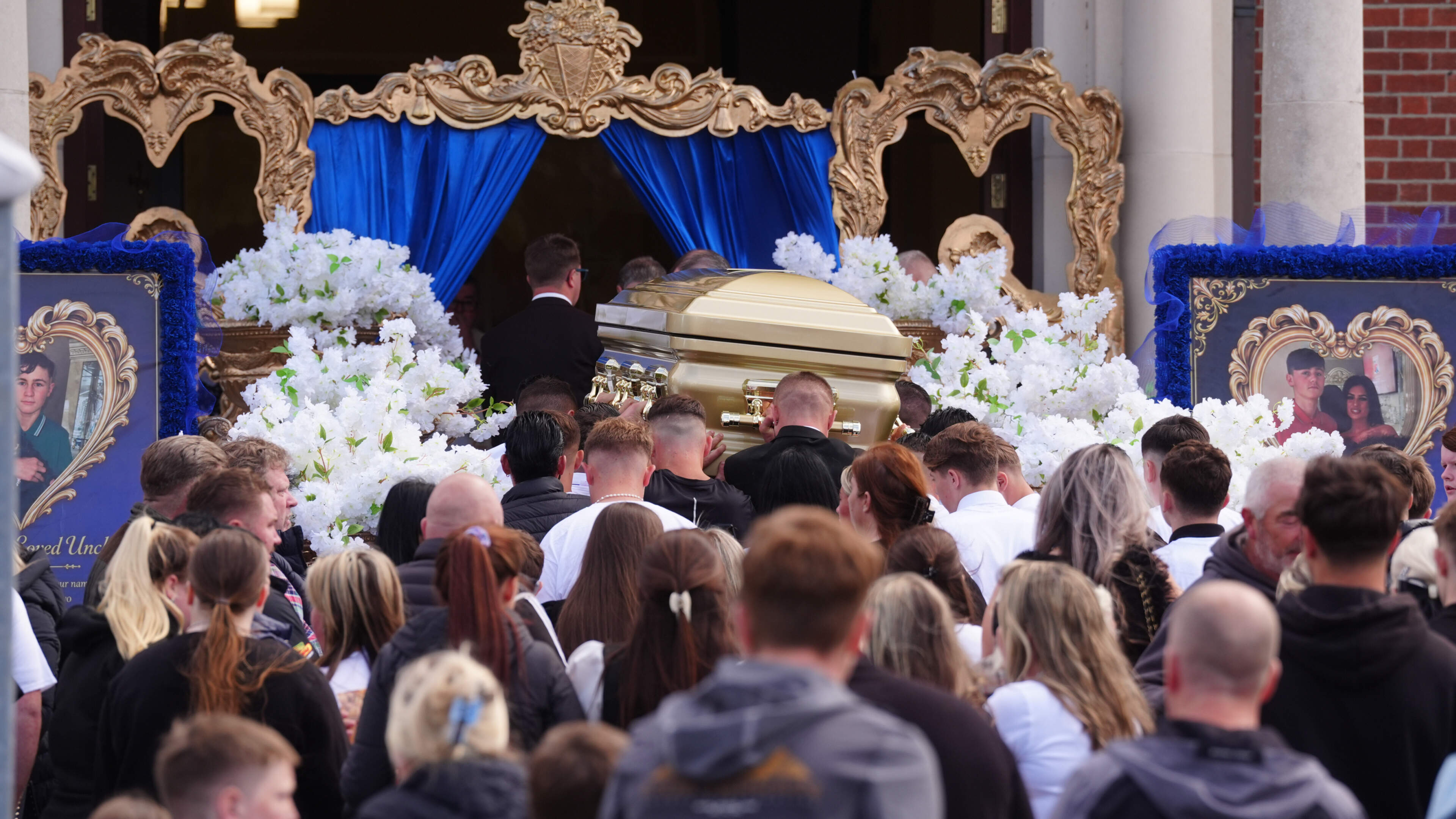 Teens Killed in M9 Crash Given Elaborate Send-Off