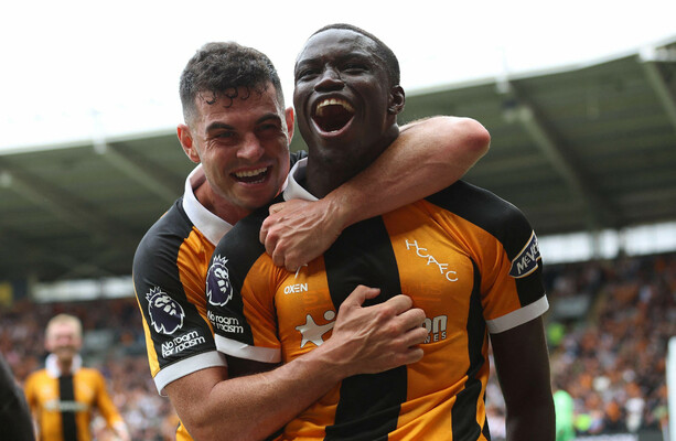 Hull City Upsets Manchester United 2-0