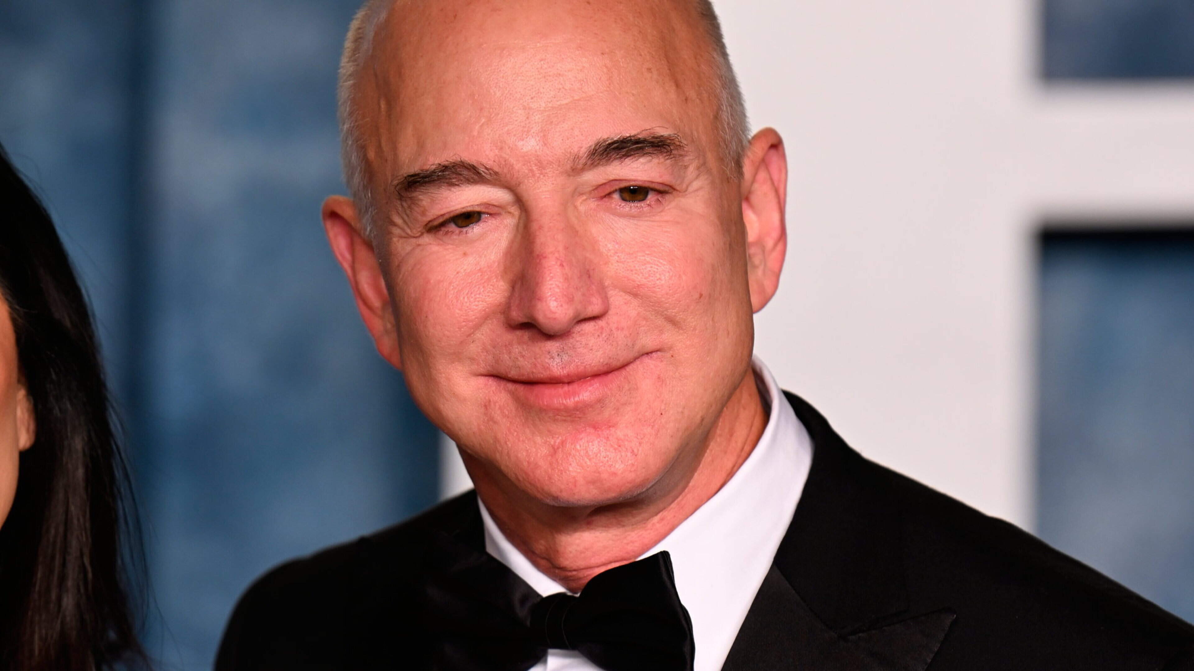 Bezos Faces Challenges Selling Assets