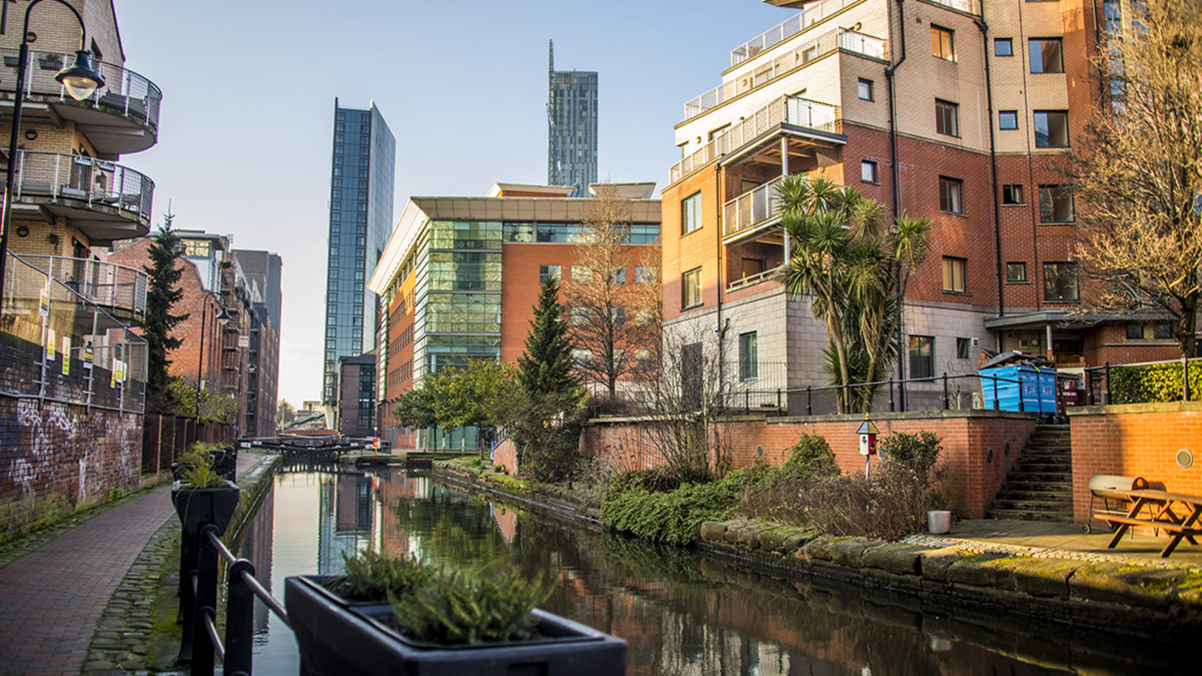 Living by Canals Can Reduce Heatwave Temperatures