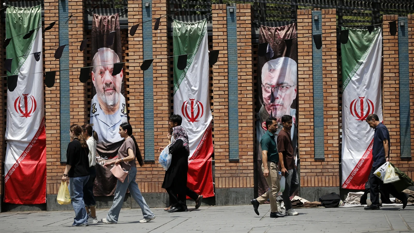 Iran Dismisses US Sanctions Threat as Desperation