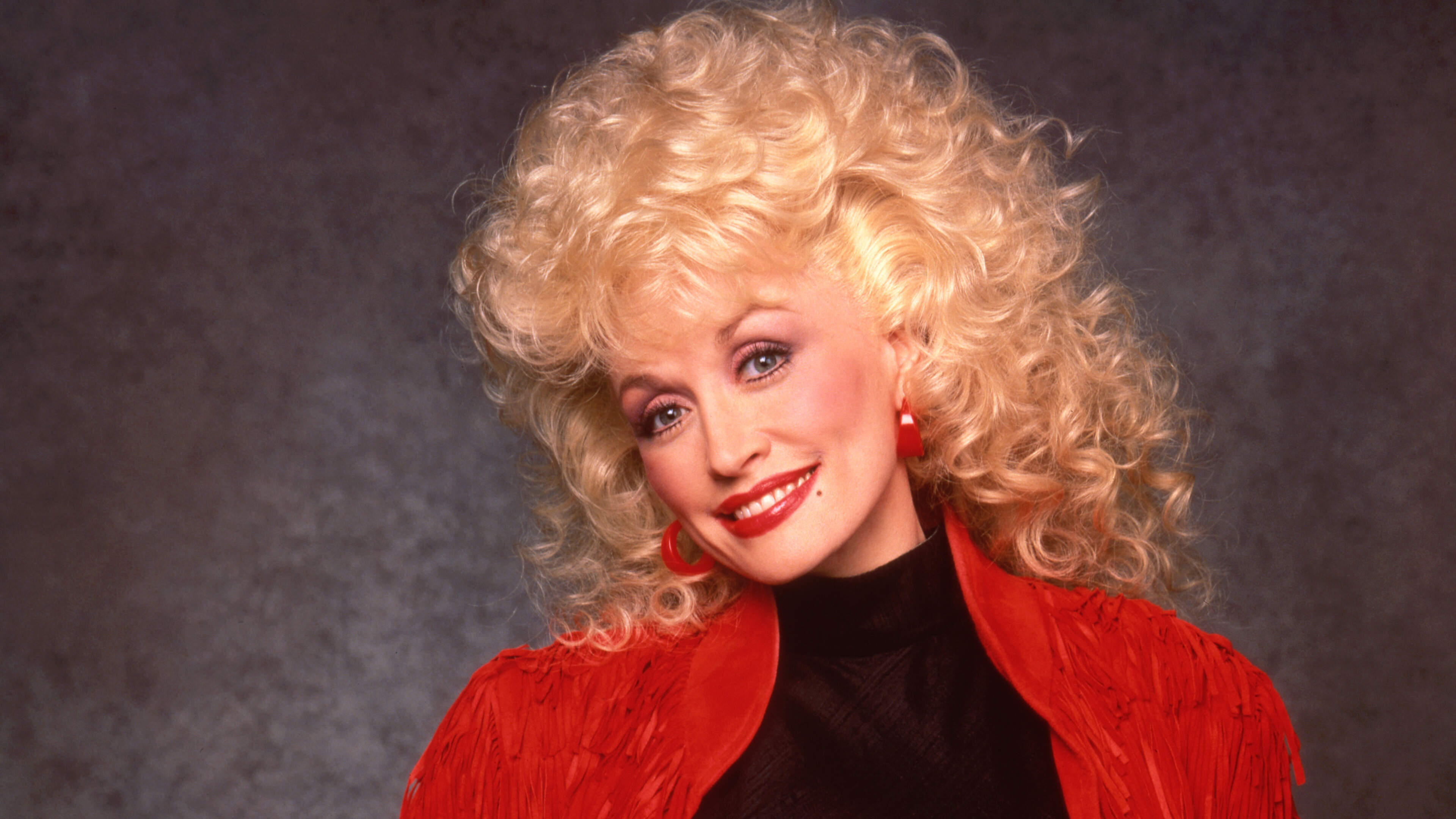 Dolly Parton’s Journey from Poverty to Stardom