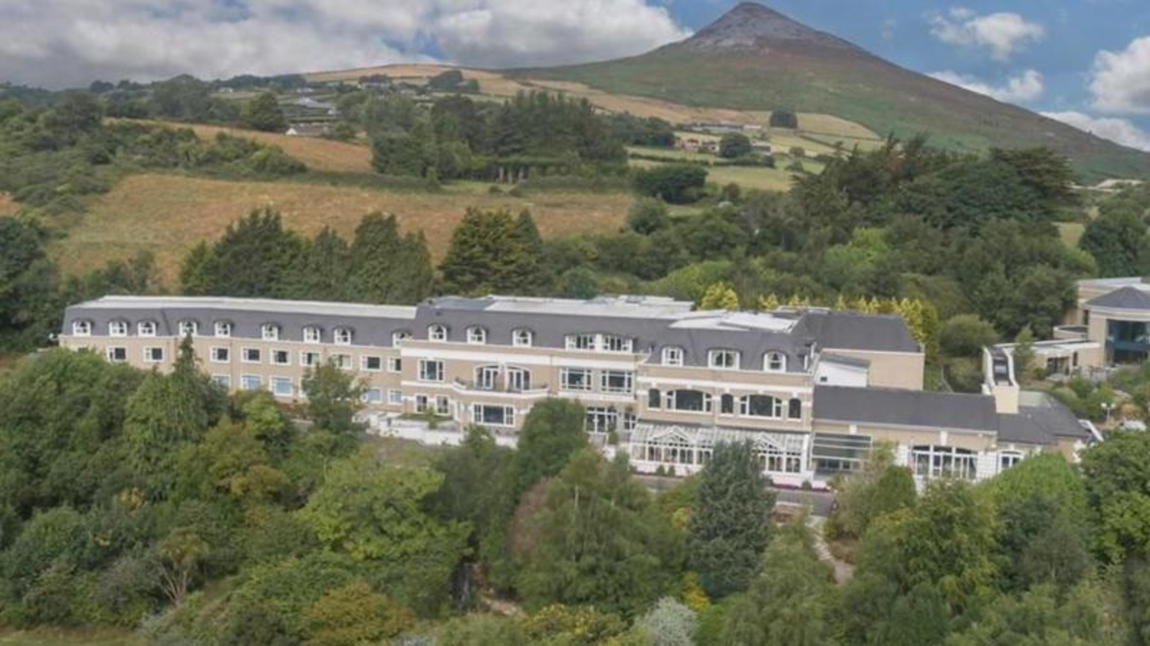 Couple Scammed by Fake Invoice from Hotel