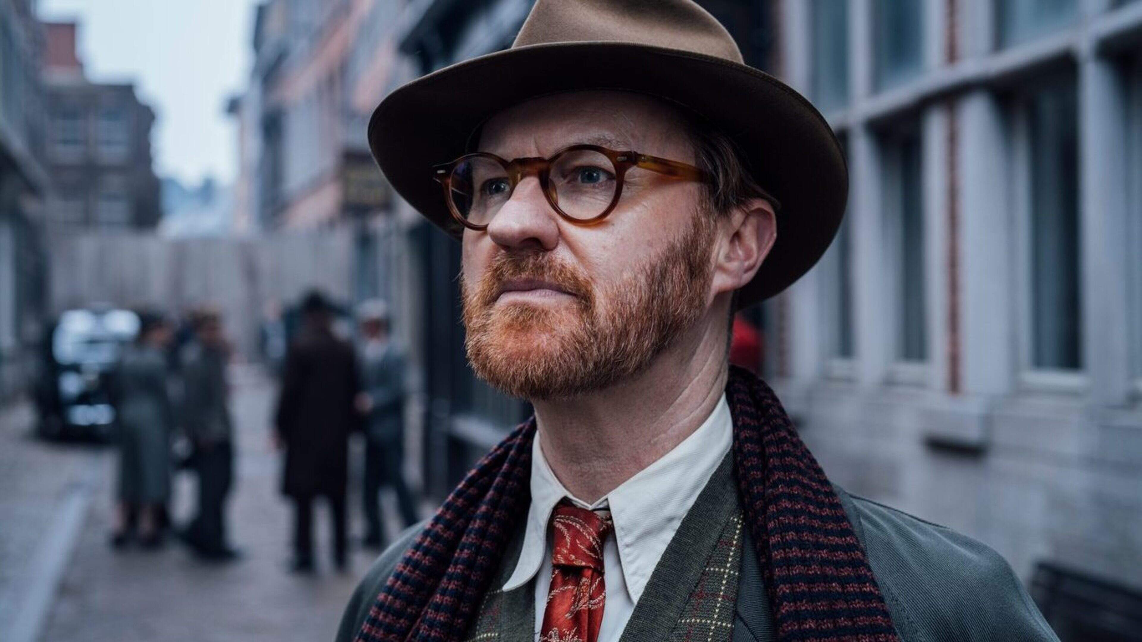 Mark Gatiss Stars in 'Bookish' Review