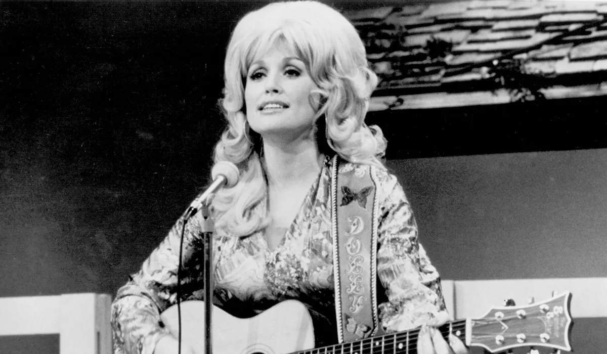 Dolly Parton's Family Requests Donations for Funeral