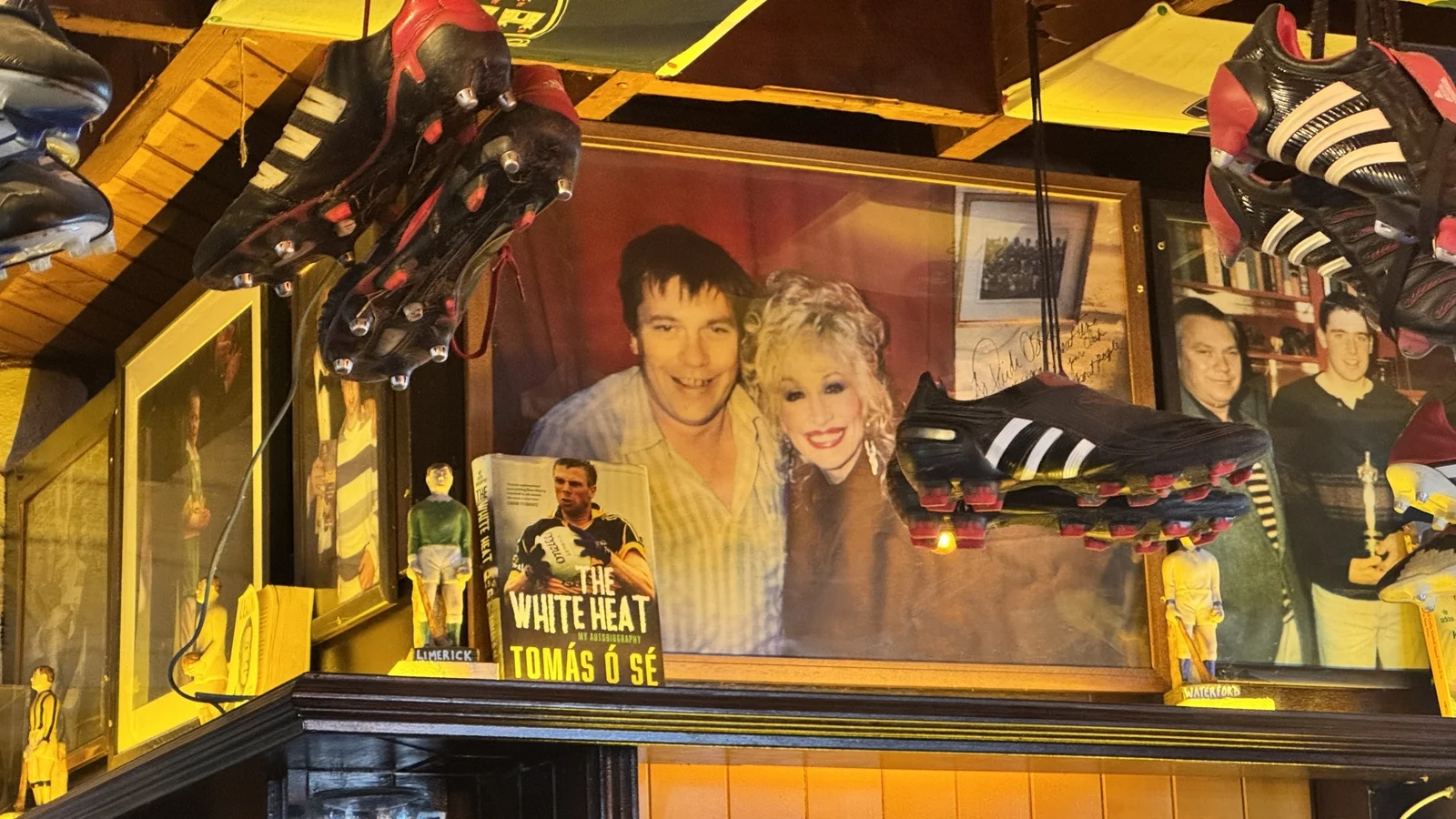 Dolly Parton's Visit Remembered in Kerry Pub